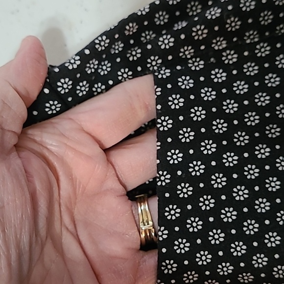 Old Navy women's Pixie Mid-Rise pants size 6 - Picture 8 of 10